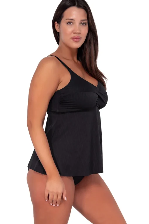 Sunsets Escape Black Seagrass Texture Tori Tankini Top< Wire-Free | Tankinis